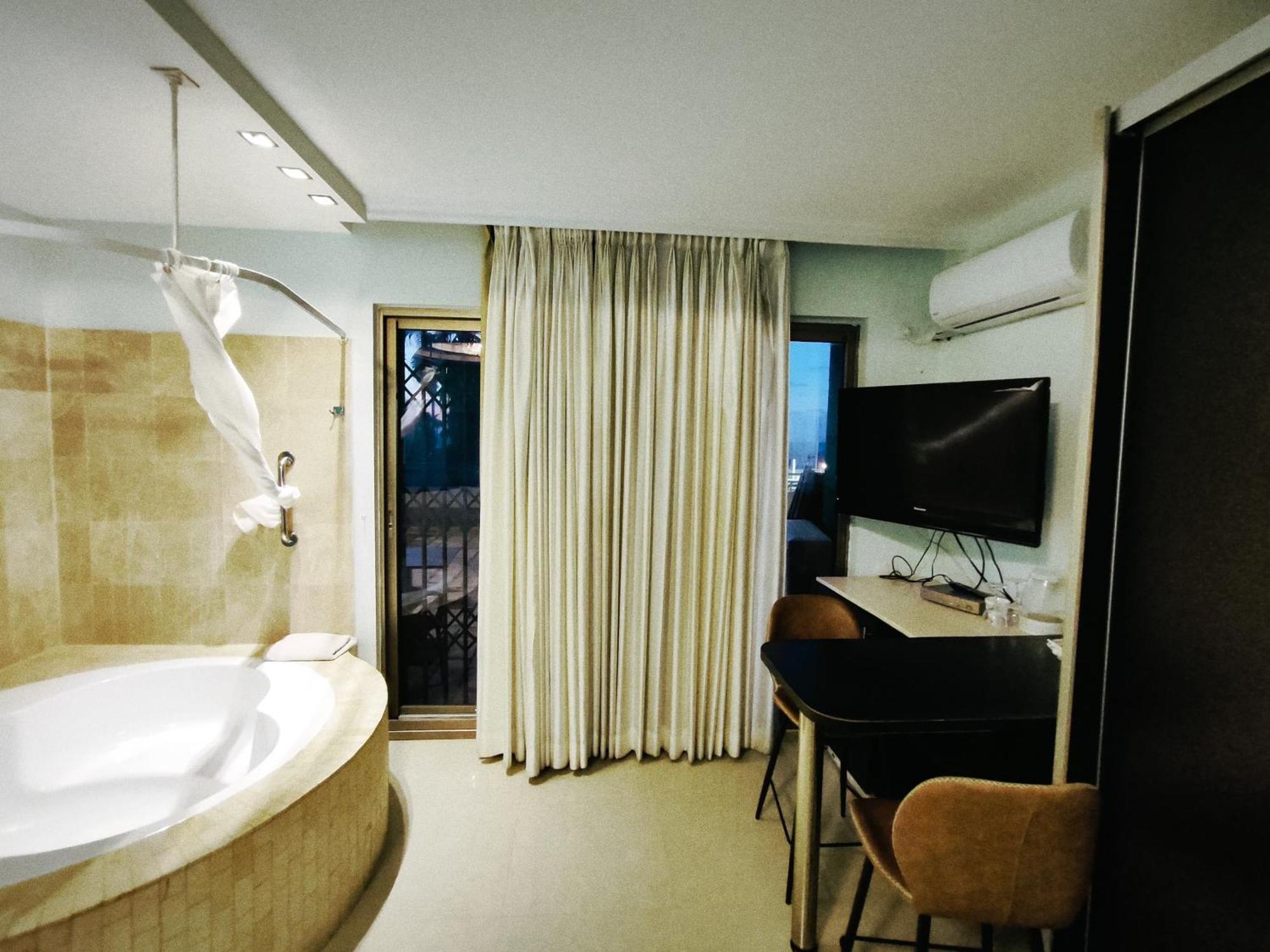 Marina Beach Hotel Tel Aviv Esterno foto