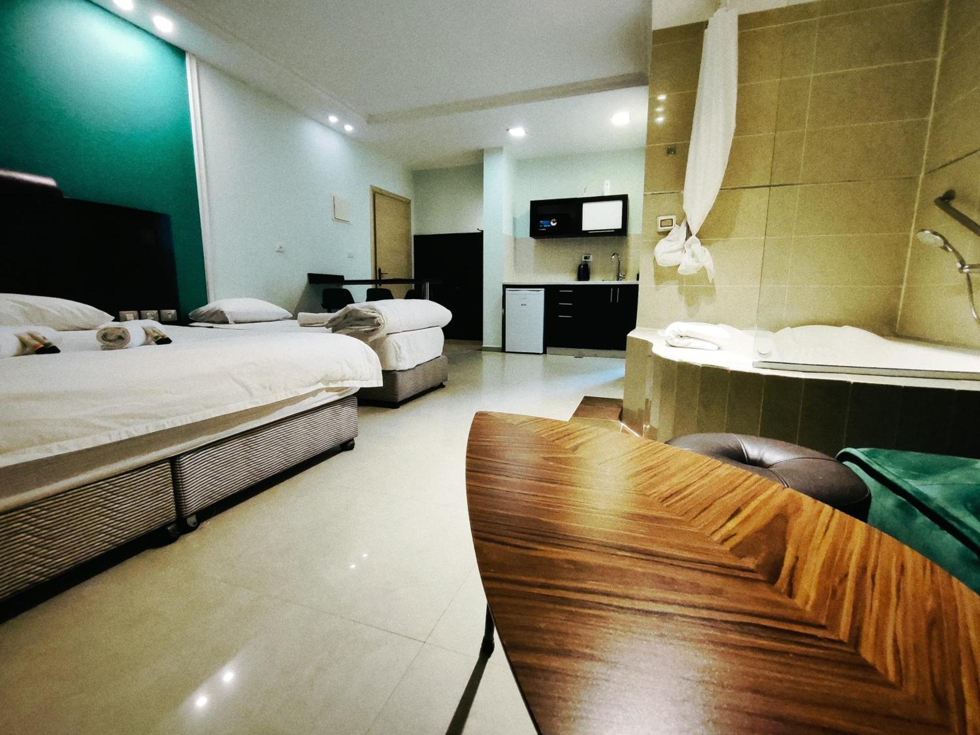 Marina Beach Hotel Tel Aviv Esterno foto