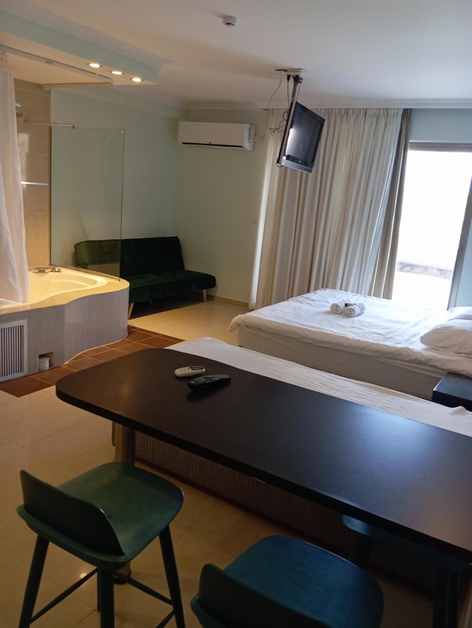 Marina Beach Hotel Tel Aviv Esterno foto